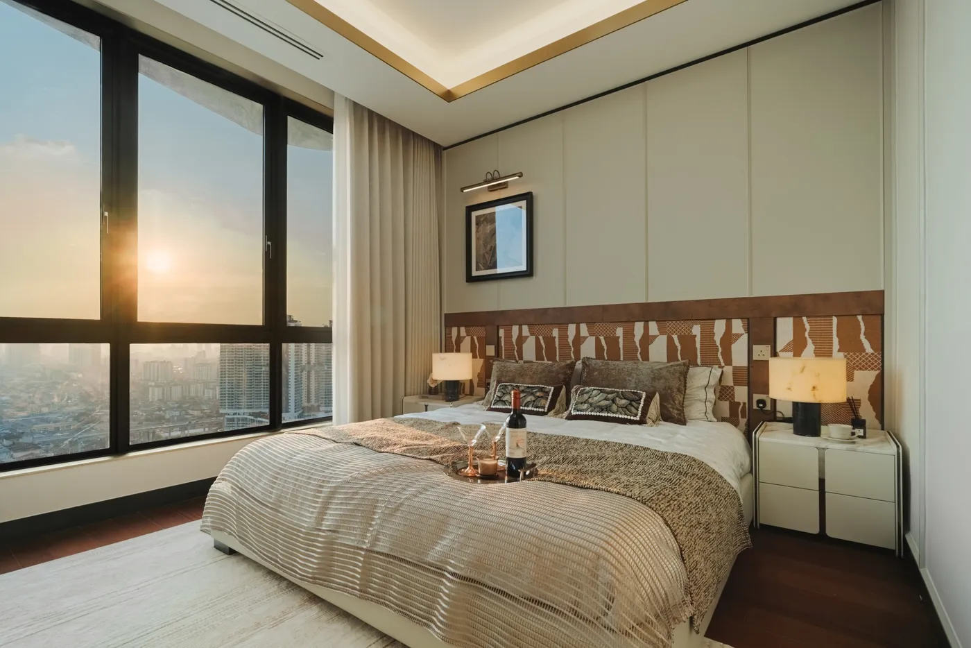 Cappella Embassy — master bedroom