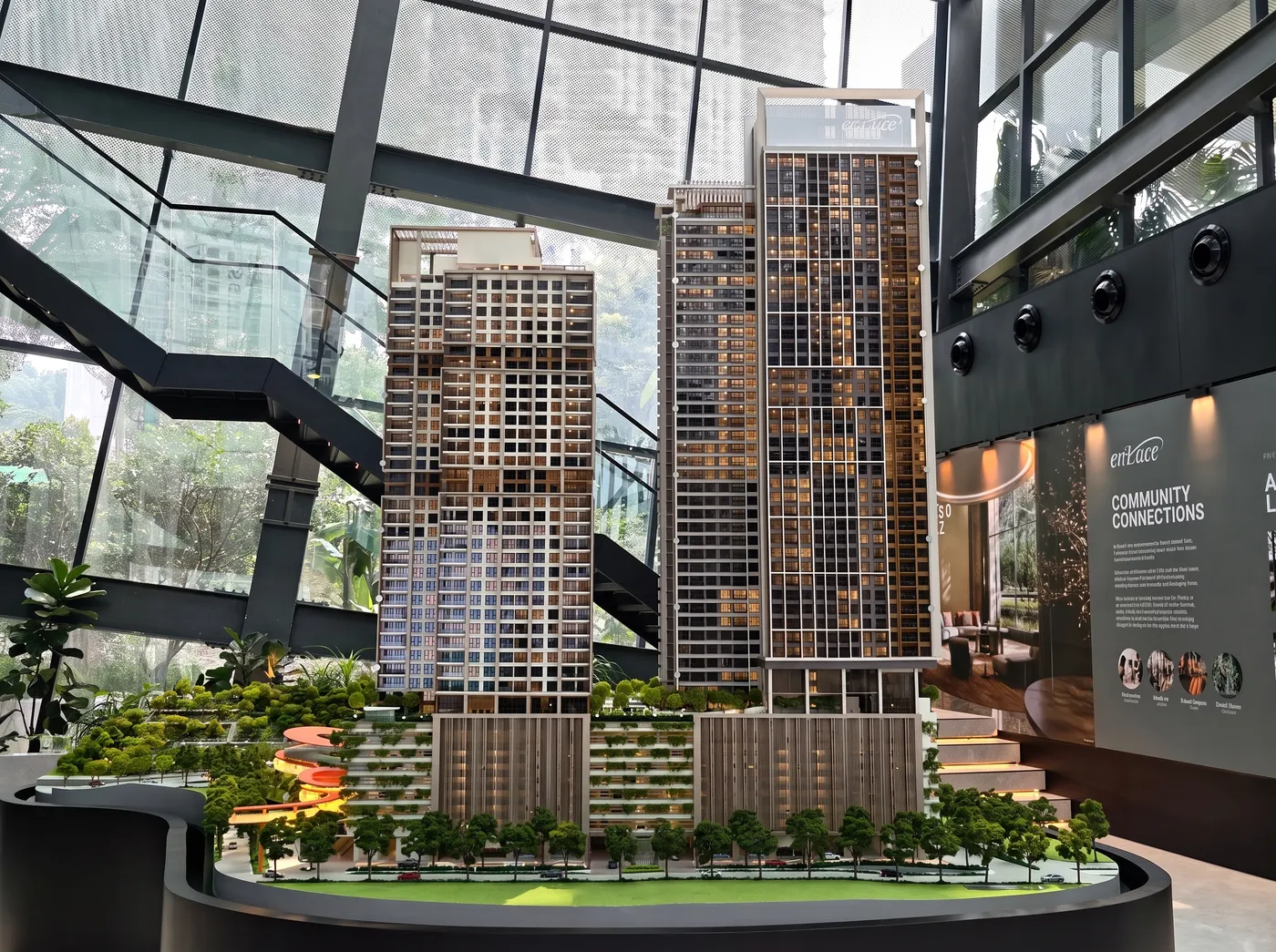 Enlace Suites 2 — scale model