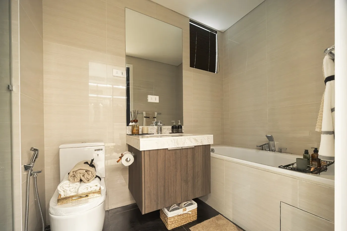 Cappella Embassy — bathroom